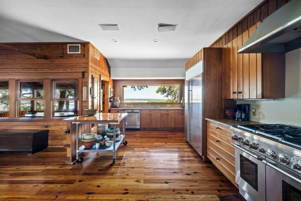 Cabin, 5 Bedrooms, Lake View, Lakeside | Private kitchen | Coffee/tea maker, full-size fridge, microwave, oven