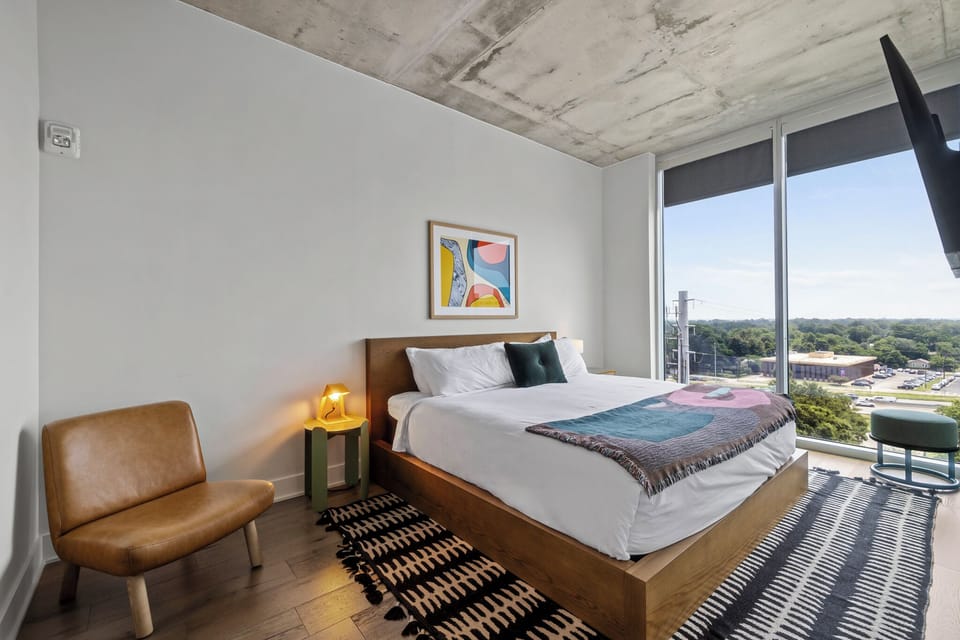 Condo, 1 King Bed with Sofa bed, City View | 1 bedroom, hypo-allergenic bedding available, blackout drapes