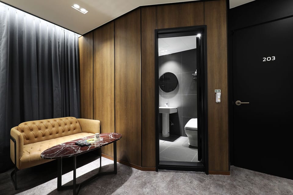 Deluxe Room | Desk, laptop workspace, free WiFi
