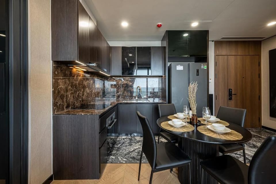 Apartment, 2 Bedrooms | Private kitchen | Fridge, microwave, oven, stovetop