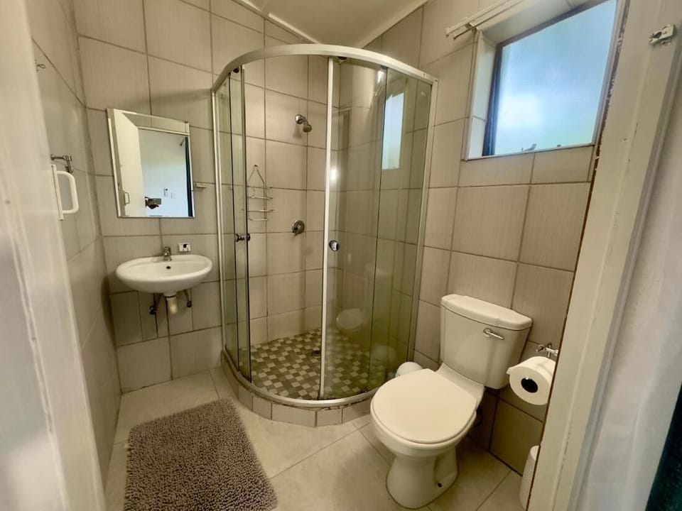 Room, 1 Bedroom, Smoking, Patio | Bathroom