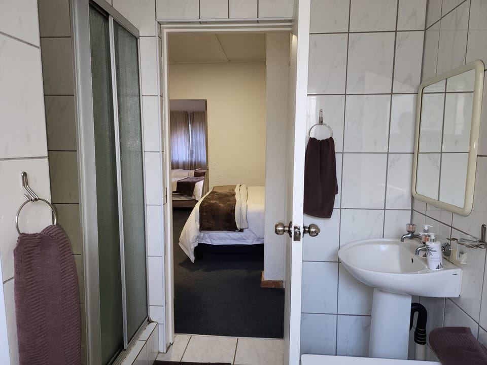 Room, 1 Bedroom, Smoking, Patio | 1 bedroom