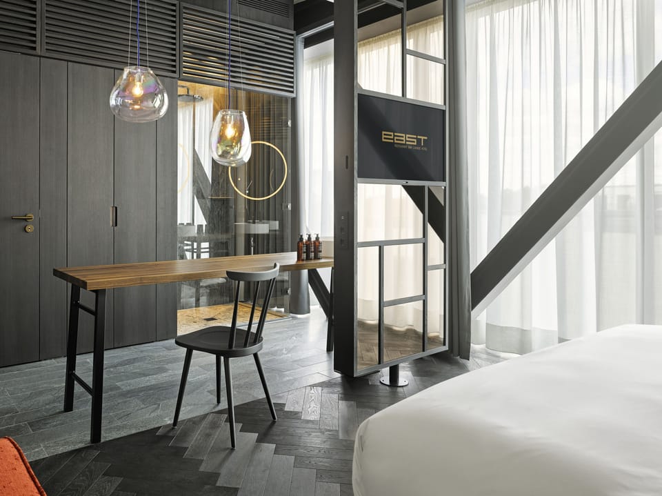Loft | Bathroom | Hair dryer, bathrobes, slippers, towels