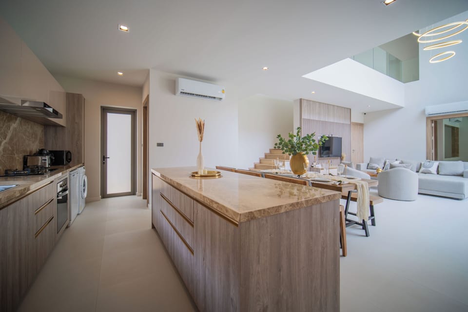 Deluxe Villa, Pool View | Private kitchen | Full-size fridge, microwave, oven, stovetop