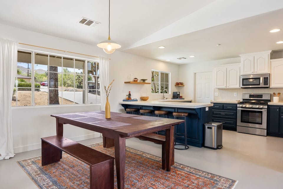 House, 3 Bedrooms | Private kitchen | Fridge, oven, coffee/tea maker