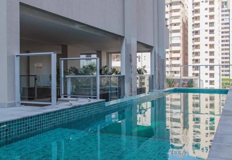 2 outdoor pools