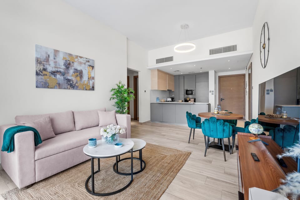 Classic Apartment, Balcony, City View | Living area