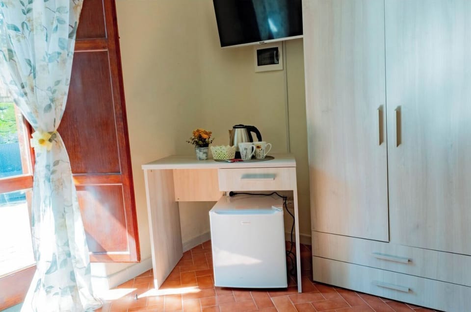 Comfort Room, Garden View | Premium bedding, desk, WiFi (free), individually decorated