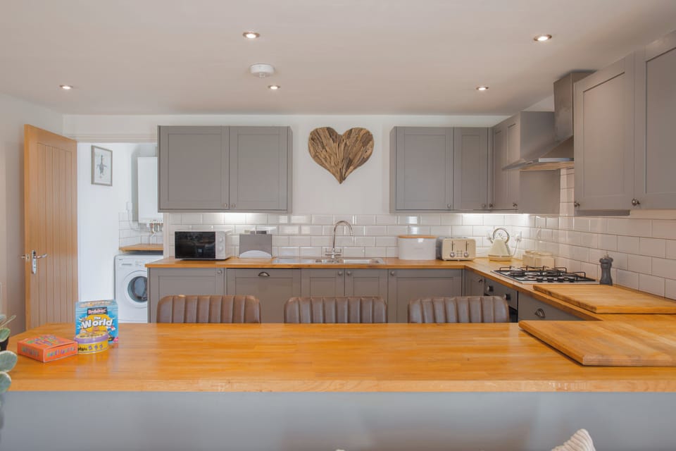 House, Garden View | Private kitchen | Electric kettle