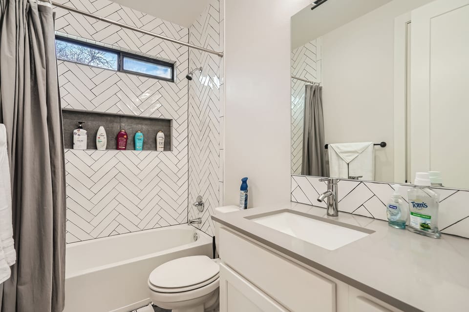 House, 3 Bedrooms (158733) | Bathroom | Free toiletries, hair dryer