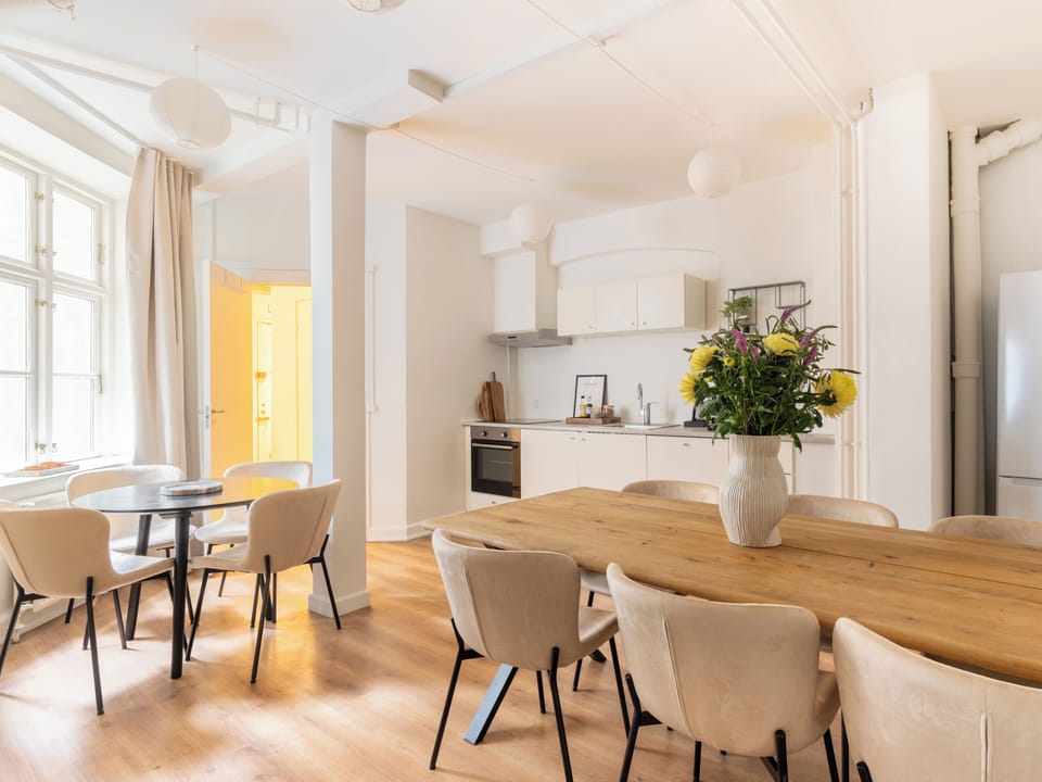 Apartment, 5 Bedrooms, City View | Interior