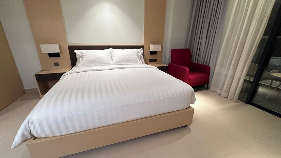 Deluxe Apartment | 1 bedroom, minibar (some free items), WiFi (free)