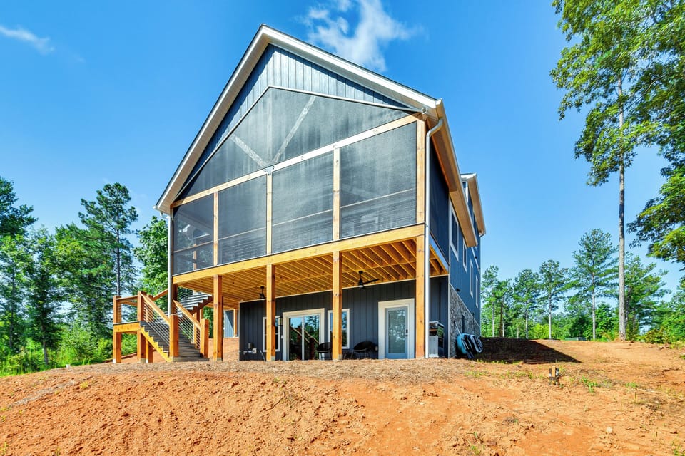 House (5 Bedrooms) | Interior