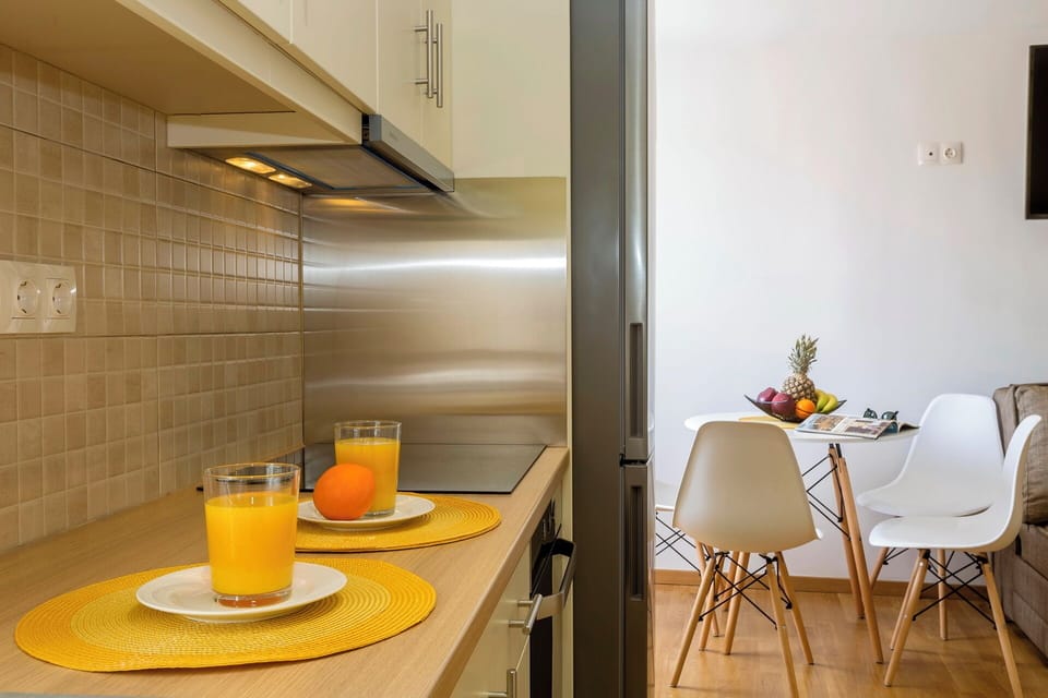 Electric kettle, toaster