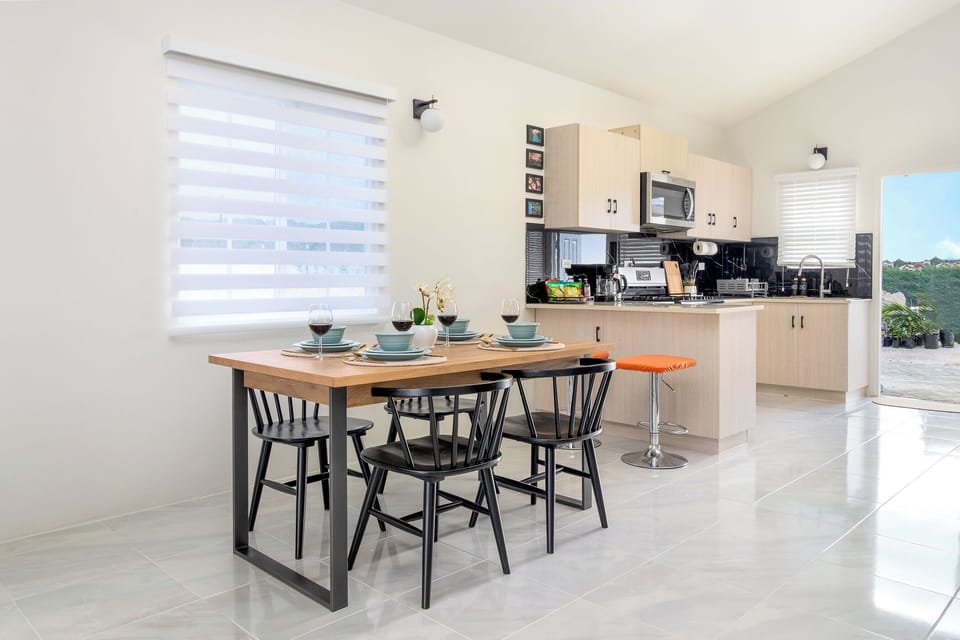 House, Non Smoking, Sea View | Dining room