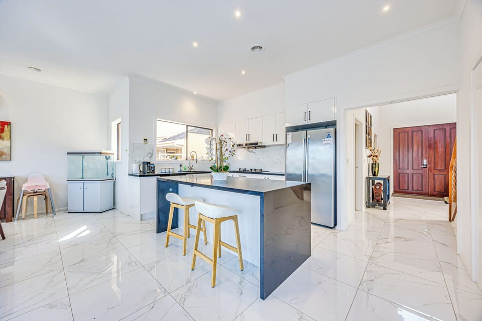 Exclusive House, Lake View | Private kitchen | Highchair