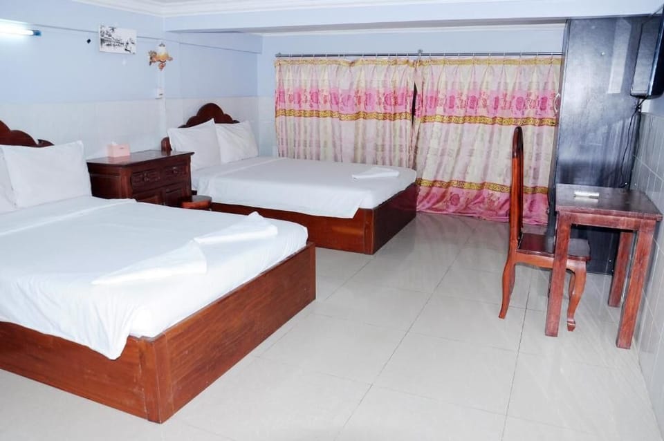 Standard Twin Room | Desk, free WiFi