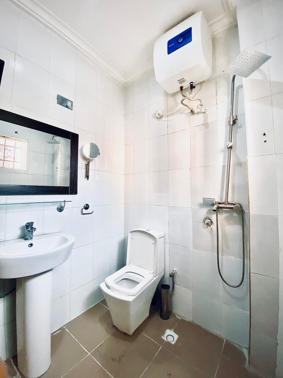 Economy Studio Suite | Bathroom | Towels, soap, toilet paper