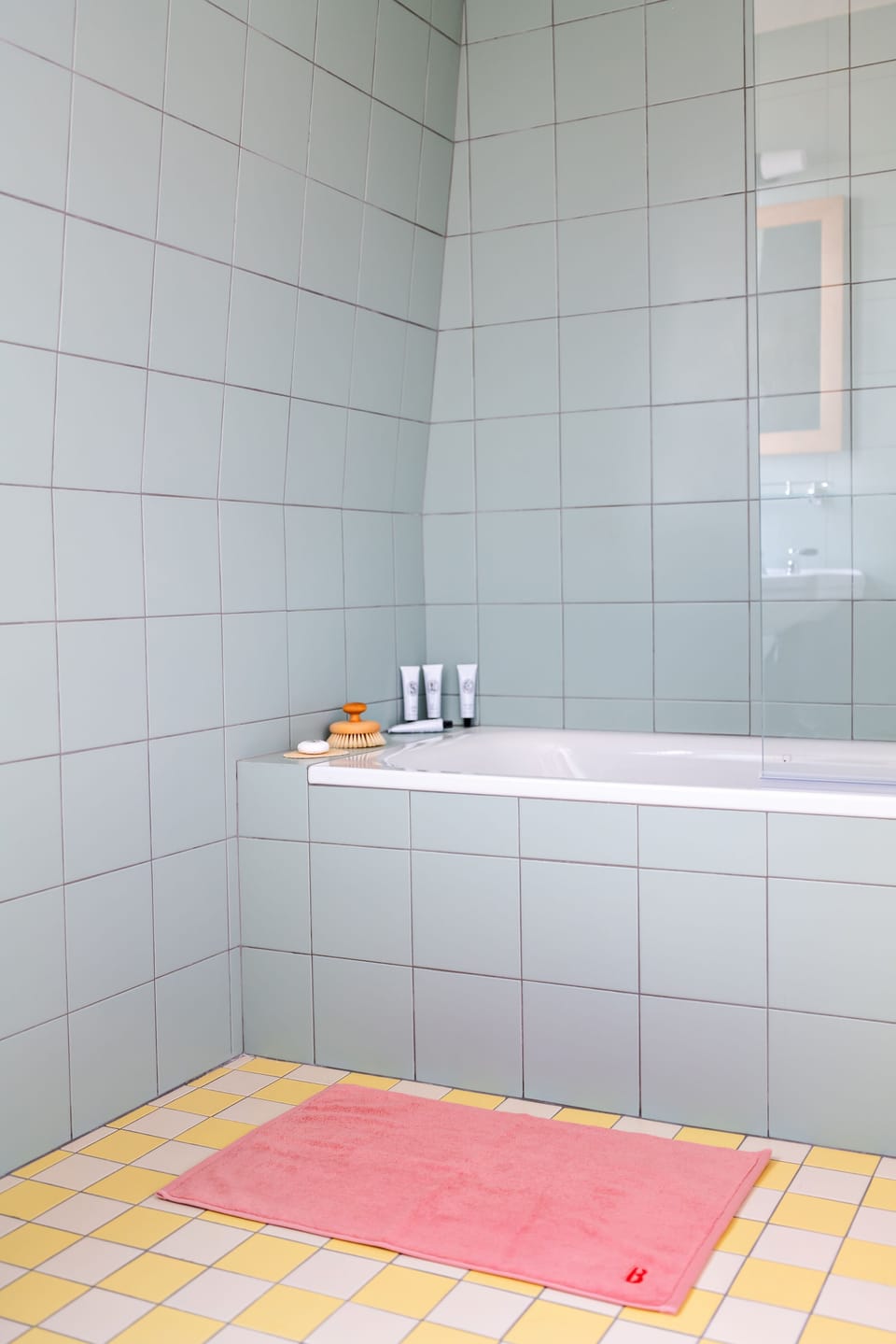 Superior Double or Twin Room | Bathroom | Hair dryer, towels