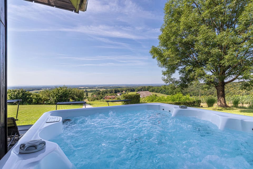 Family House, 2 Bedrooms, Balcony (House VilAna: Jacuzzi, Garden & BBQ) | Outdoor spa tub