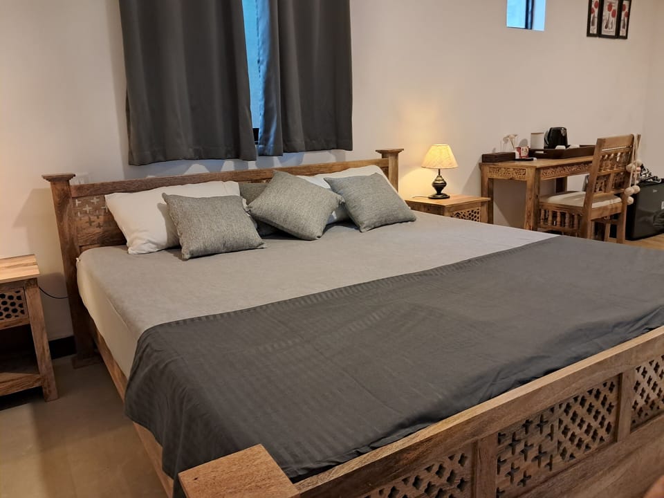 Basic Double Room, Garden View | Premium bedding, in-room safe, laptop workspace, free WiFi