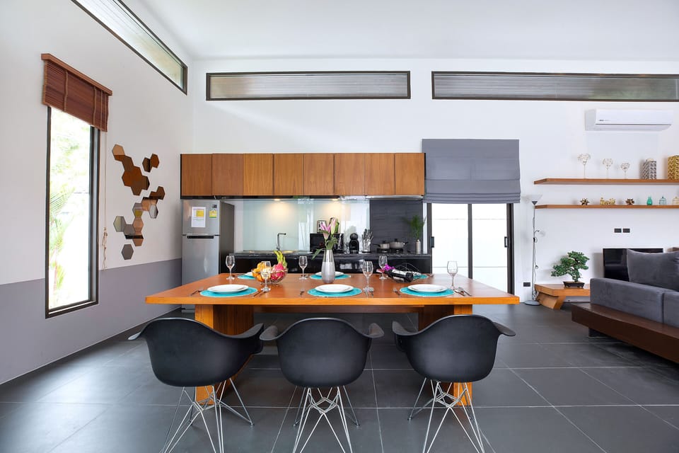 Exclusive Villa, 3 Bedrooms, Pool View | In-room dining