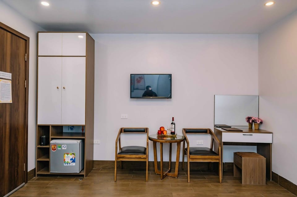 Individually furnished, desk, laptop workspace, soundproofing