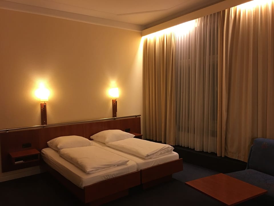 Hypo-allergenic bedding, minibar, in-room safe, individually furnished