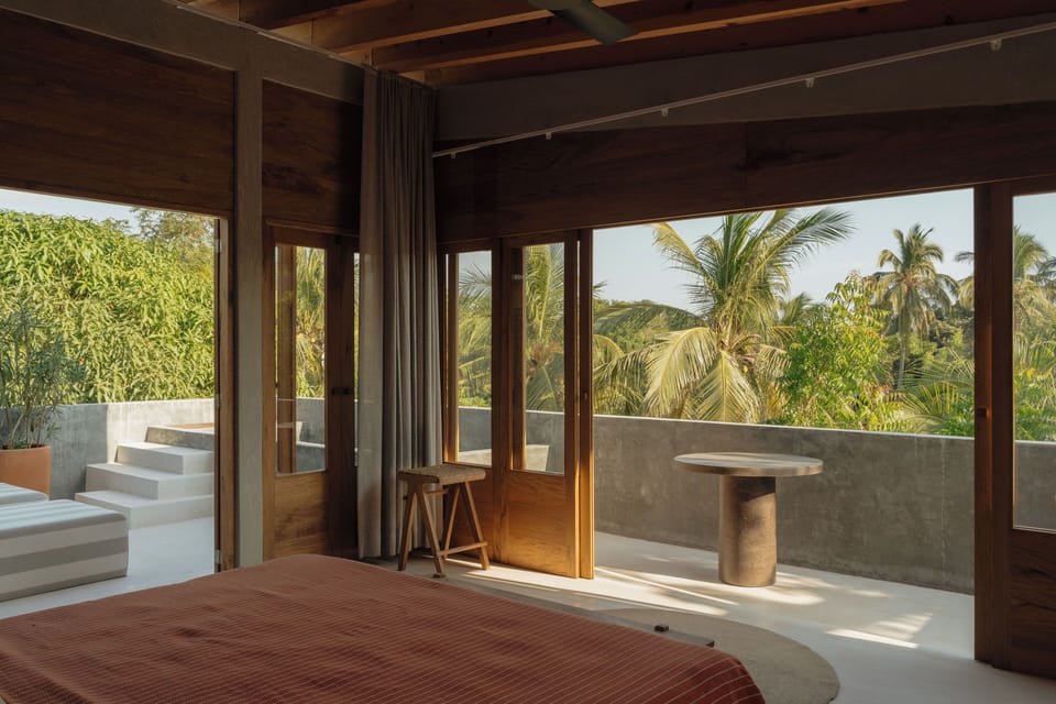 Master Suite Pool View | Egyptian cotton sheets, premium bedding, in-room safe