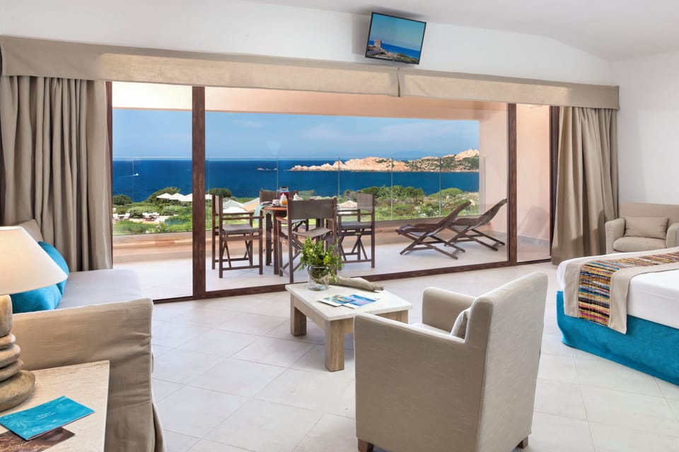 Executive Studio Suite, Sea View | Minibar, in-room safe, blackout drapes, cribs (free)