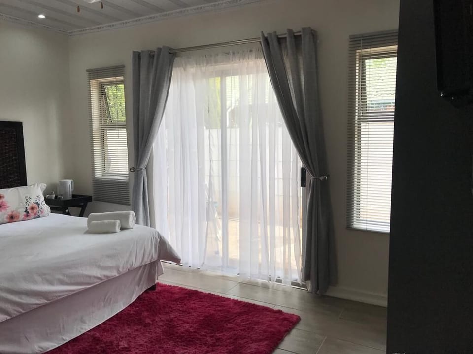 Double Room | Desk, laptop workspace, soundproofing, iron/ironing board (on request)