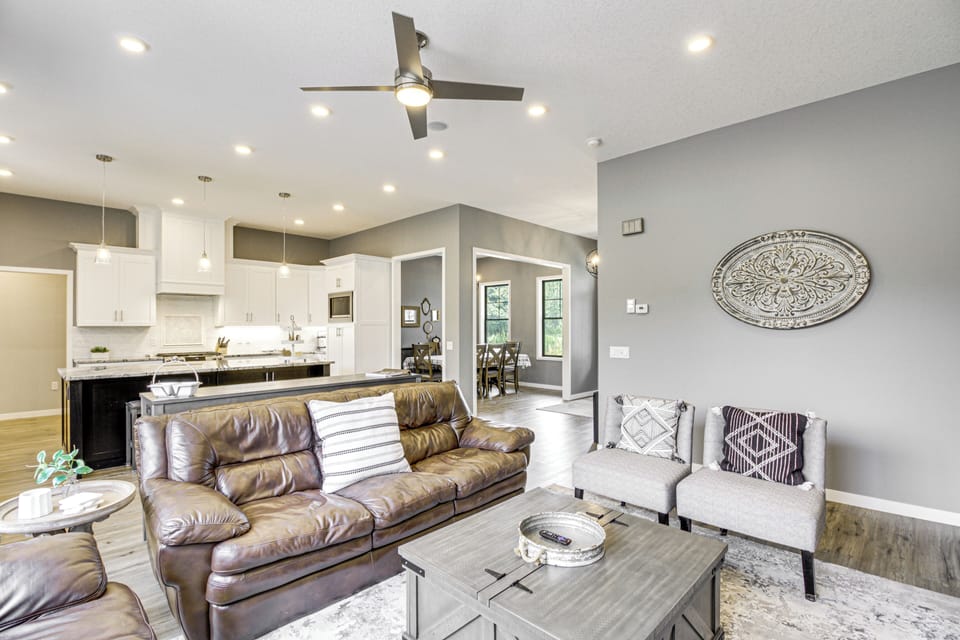 House (5 Bedrooms) | Interior
