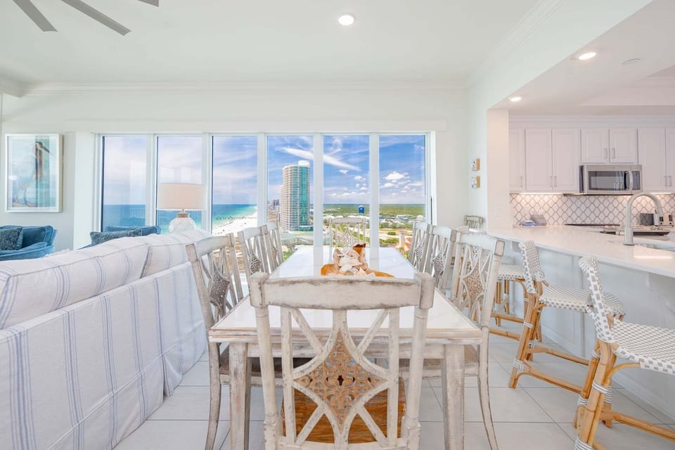 Condo, 4 Bedrooms | Dining