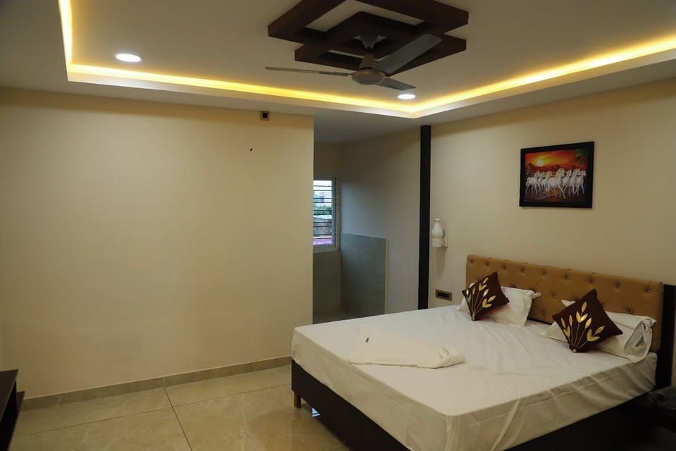 Economy Double Room, Balcony | Desk, WiFi (free)