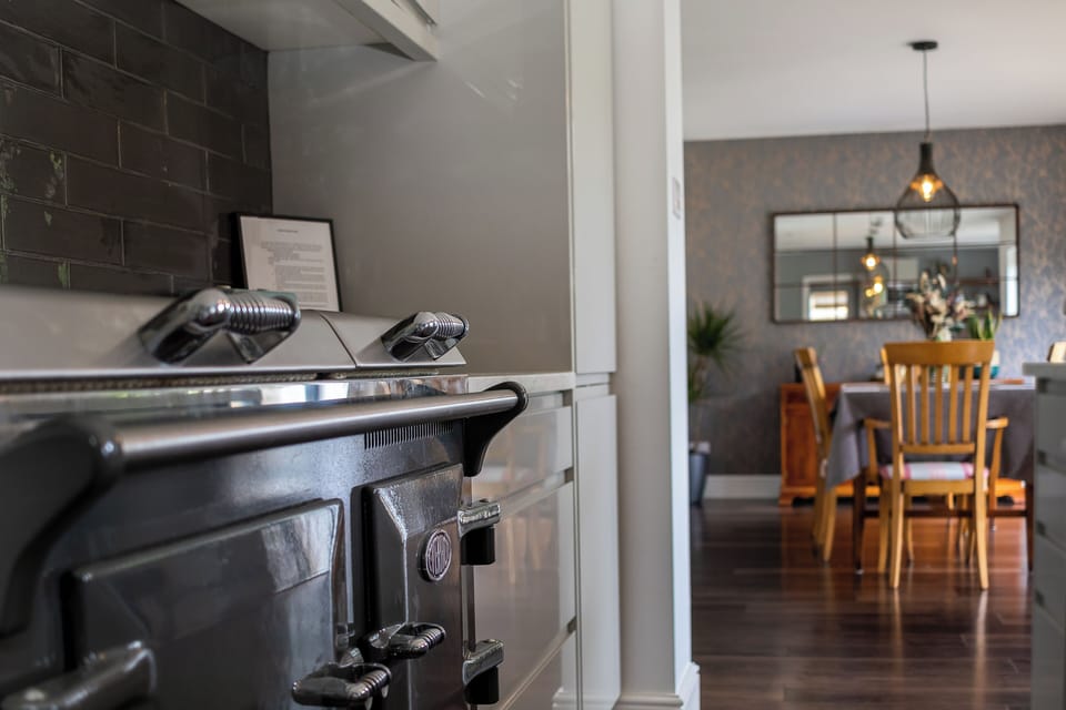 House, Garden View | Private kitchen | Electric kettle, toaster