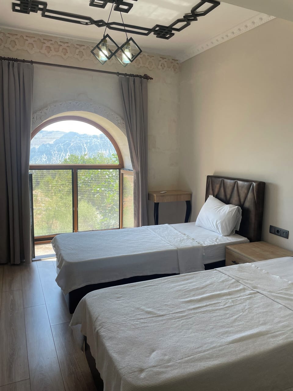 Standard Double or Twin Room, 1 Bedroom, Mountain View | Desk, laptop workspace, soundproofing, free WiFi