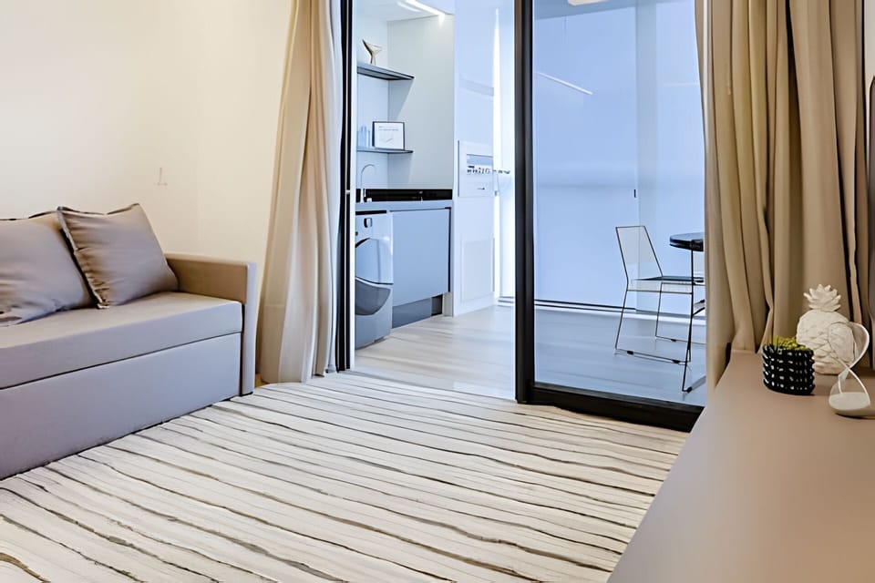 Apartment | Living area | Flat-screen TV