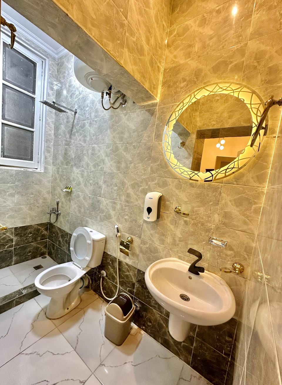 Shower, bidet, towels, soap