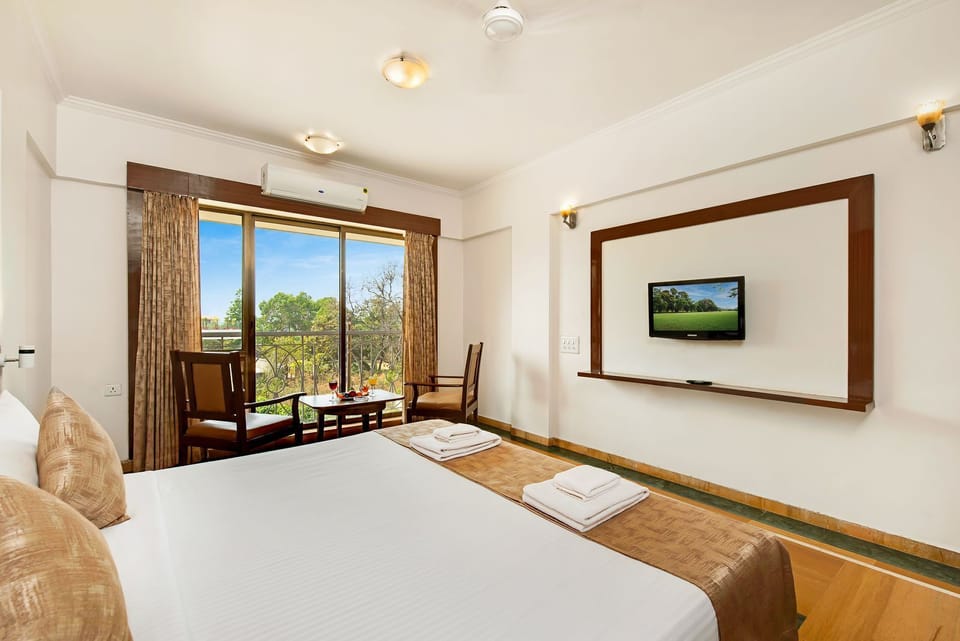 Deluxe Double Room, Pool View | Free WiFi