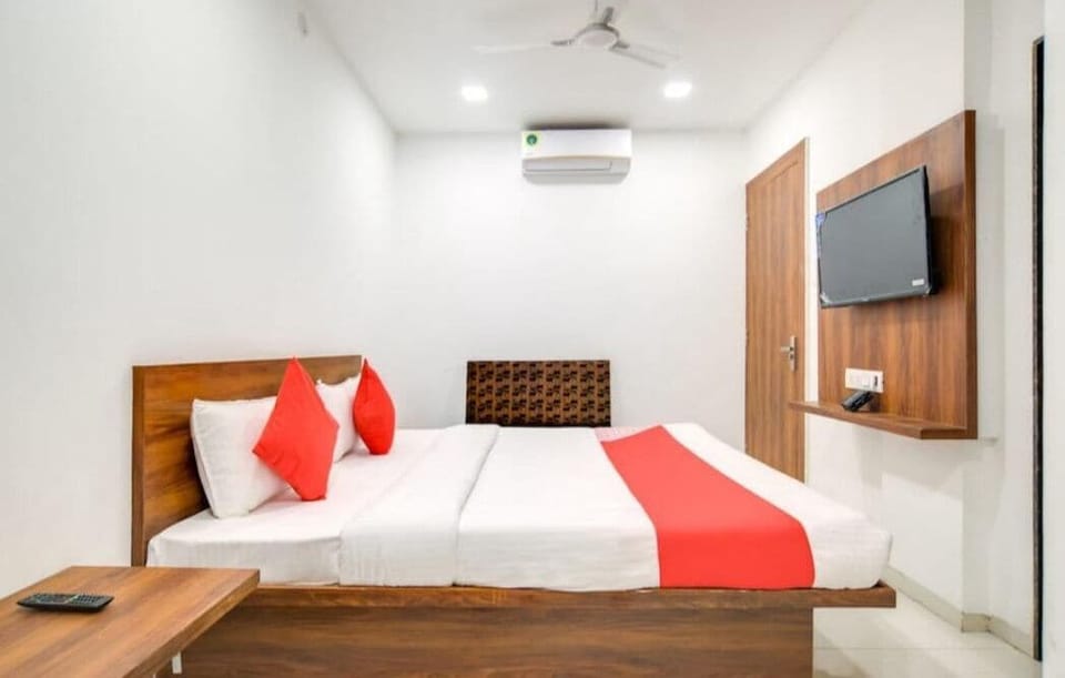 Deluxe Room | Laptop workspace, WiFi (free)