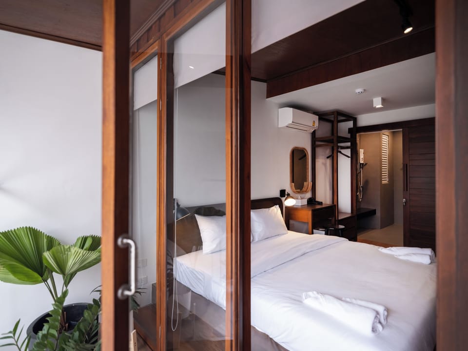 Presidential Apartment, 4 Bedrooms, City View | 4 bedrooms, desk, iron/ironing board, free WiFi