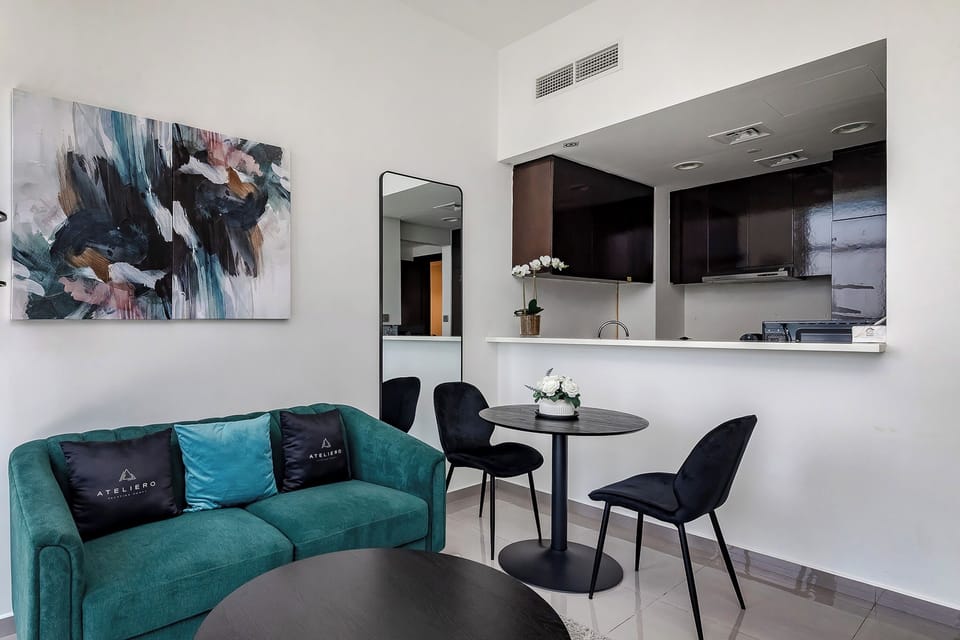 Comfort Apartment, 1 Bedroom, Balcony, City View | Living room | 50-inch Smart TV with digital channels