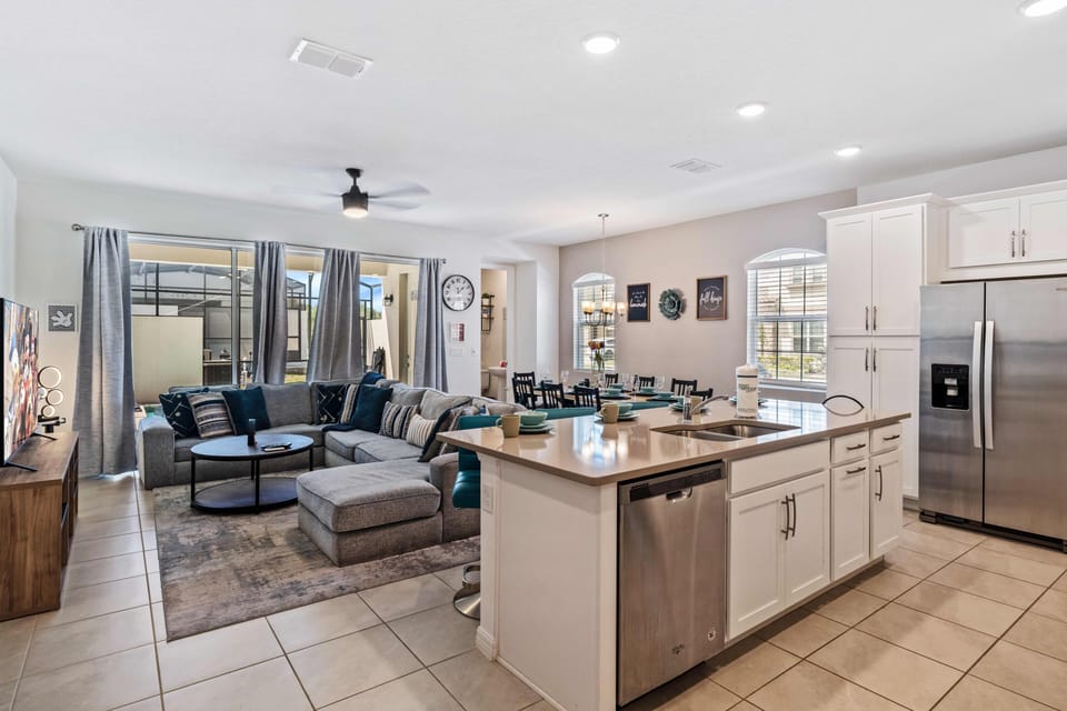 House (6 Bedrooms) | Property amenity