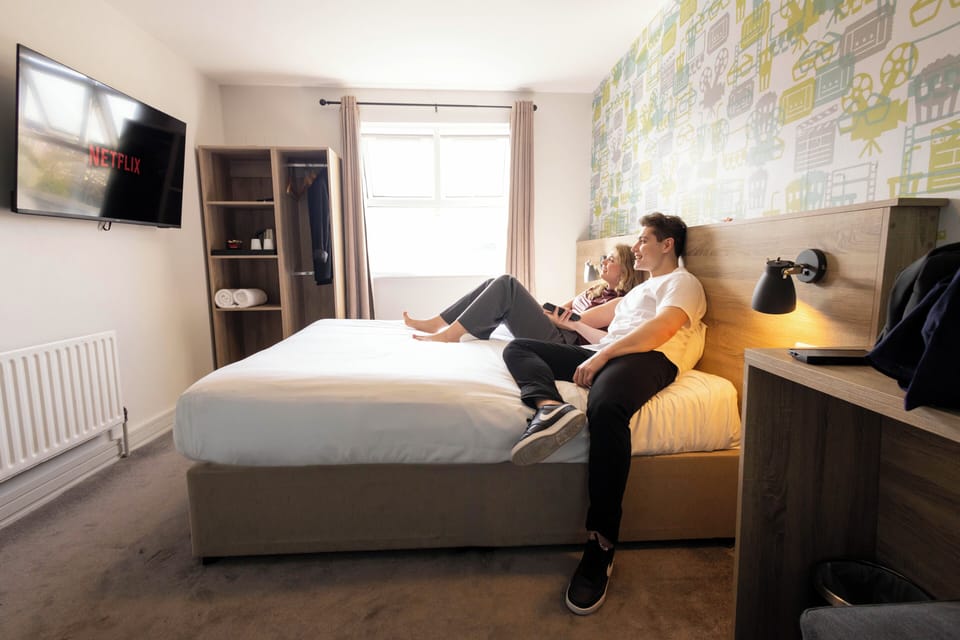 Double Room | Desk, free WiFi, bed sheets