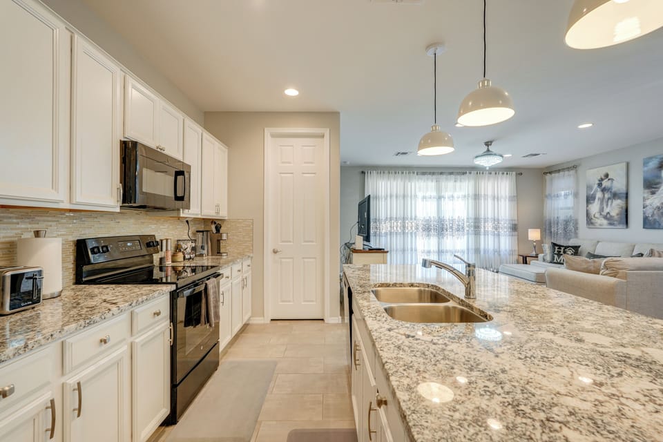 House (4 Bedrooms) | Interior