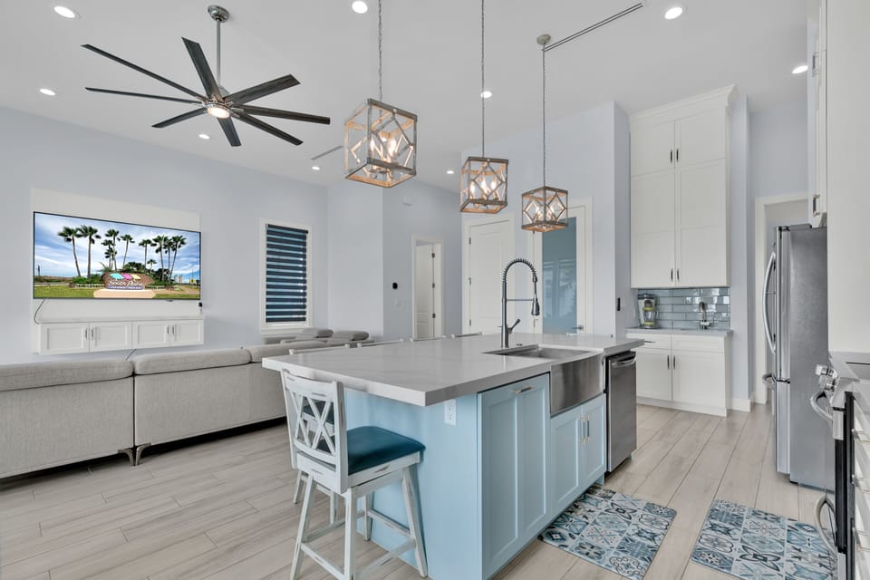 House, 3 Bedrooms | Private kitchen | Coffee/tea maker, fridge, oven, toaster