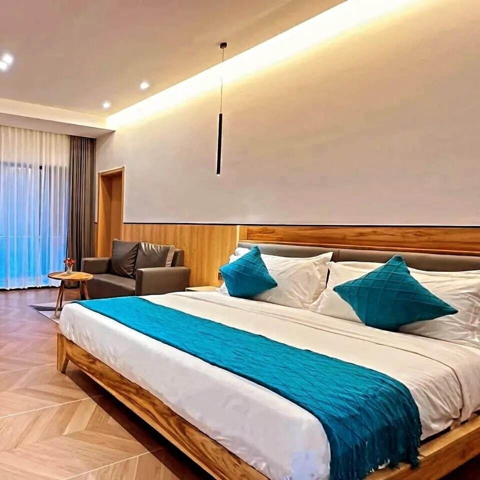 In-room safe, desk, laptop workspace, free WiFi