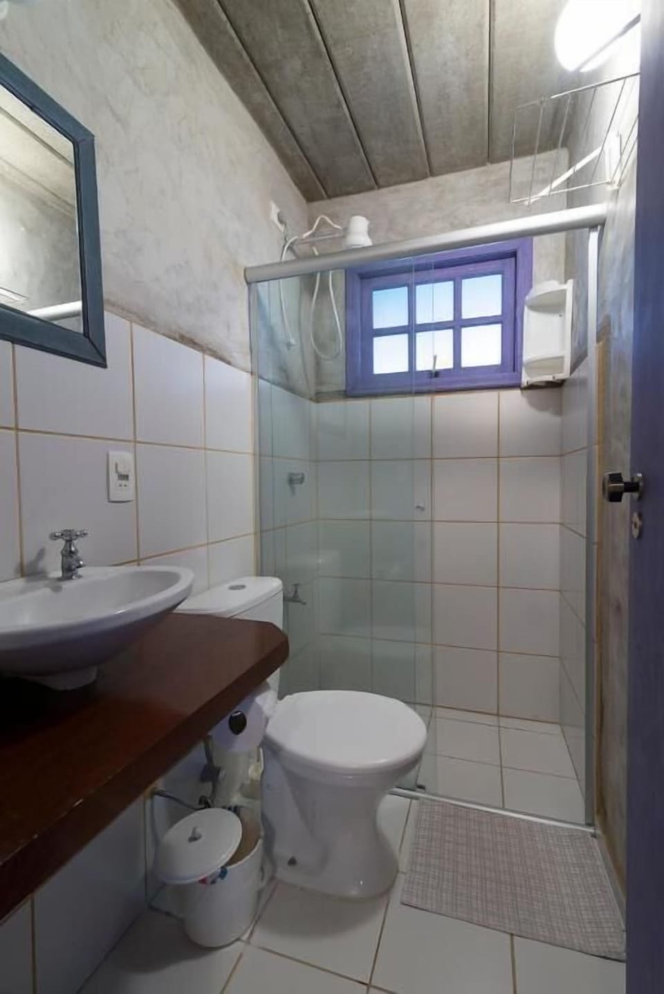 Standard Double Room, Garden View | Bathroom | Shower, free toiletries, towels, soap