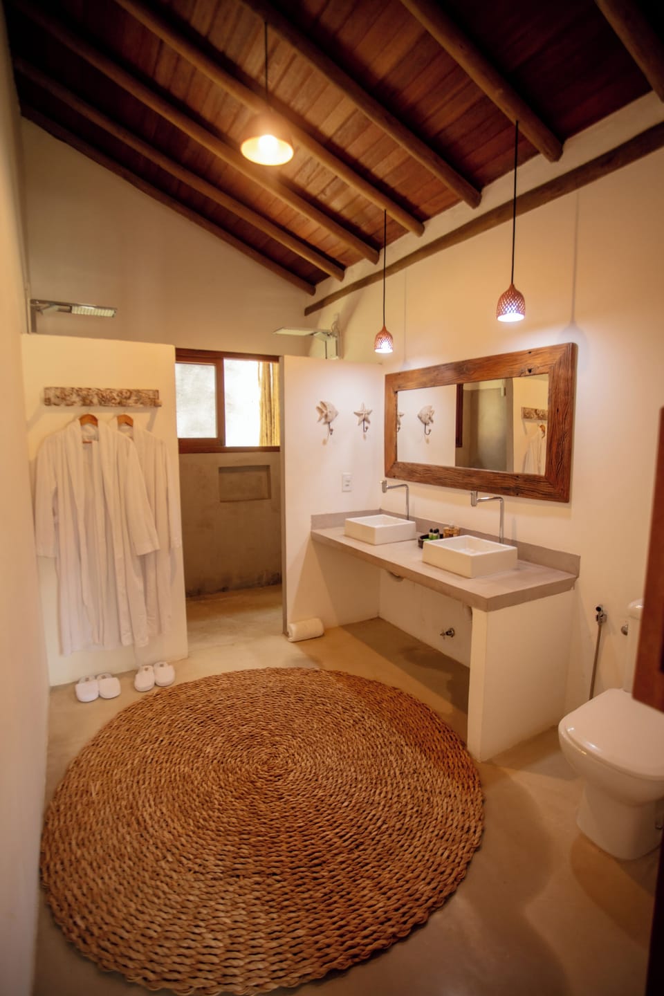 Ocean Suite | Bathroom | Separate tub and shower, free toiletries, towels, soap