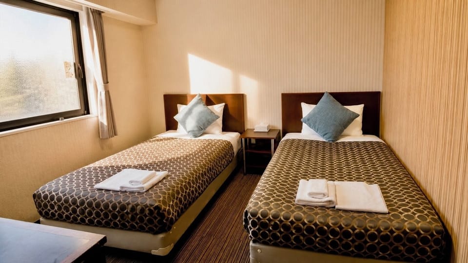 Twin Room, Non Smoking | Laptop workspace, WiFi (free)